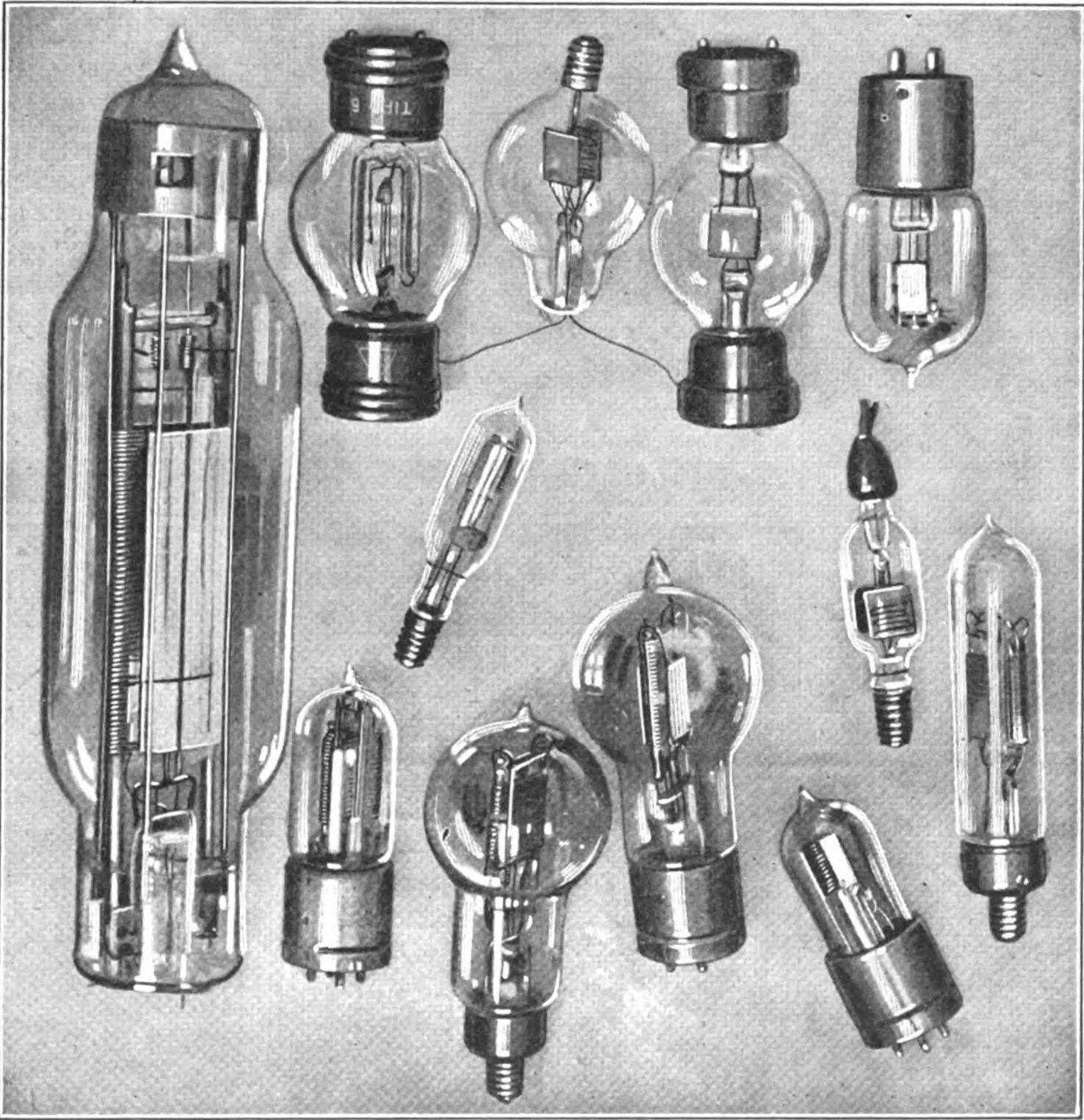Ранние вакуумные лампы (1920)